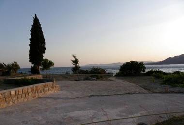 Pefkos Beachfront Villa