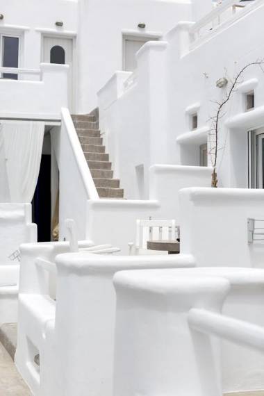 Flaskos Suites and more