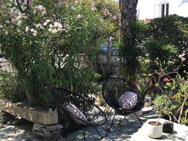 Studios & Suites Rania