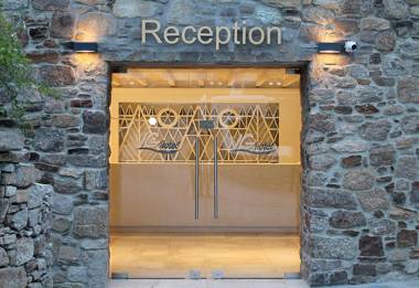 Vienoula's Garden Hotel