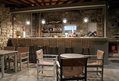 Vienoula's Garden Hotel