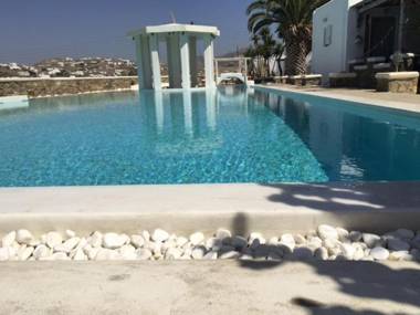 Peristeronas Village