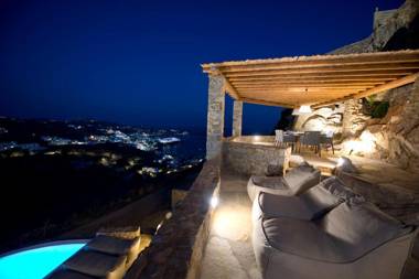Villa in Psarou with private pool by Diles Villas
