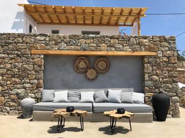 Trinity Mykonos - Villa & Beachfront Boutique Hotel