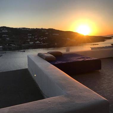 The Corfos Hills House