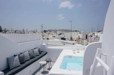 Roofs of Chora Town House with Rooftop Pool