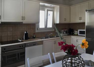 Rineia Complex by Live&Travel