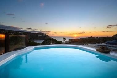 Beyond Beachfront Super Paradise Villa