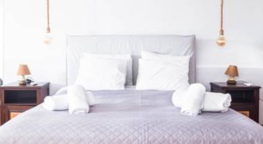 Mykonos Vibes Downtown Townhouse