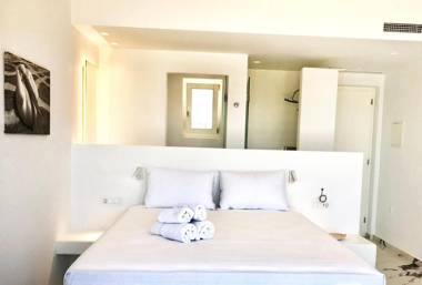 Bianco a Nero Mykonos