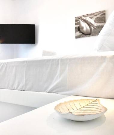 Bianco a Nero Mykonos