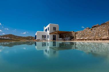 Tranquil Villa Complex*upto 19 guests*Private Pool