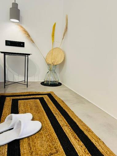 Yalos Mykonos 4 Bedroom Luxury house 5 minute from Ornos Beach w sea & Sunset view