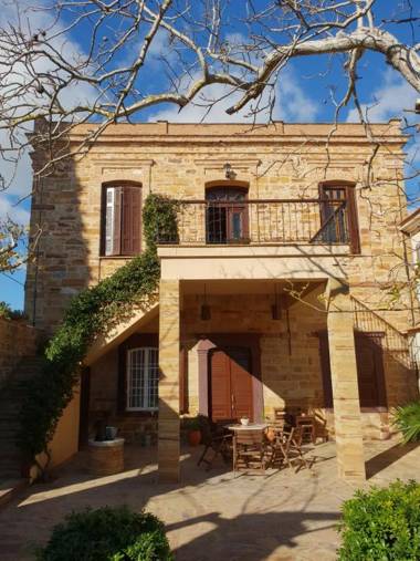 Αρχοντικο Σιμου