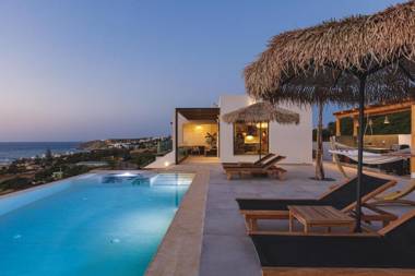 Bohemian Villas with Private Infinity Pool Jacuzzi & Seaview 15min from City Center