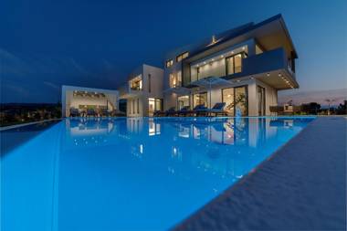 Orizontes Deluxe Residence