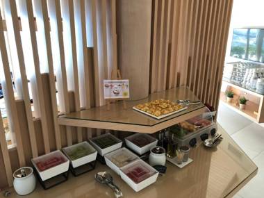 Kavos Hotel & Suites