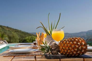 Rachi Sea View White Villa