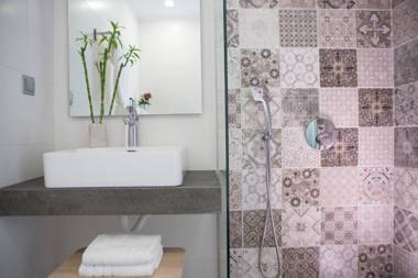 Rachi Sea View White Villa