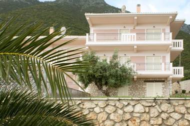 Villa Aeropi