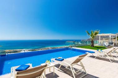 Blue Horizon Luxury Villas