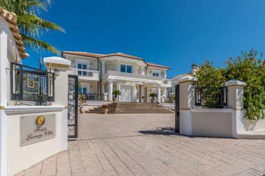 Frido Luxury Villa