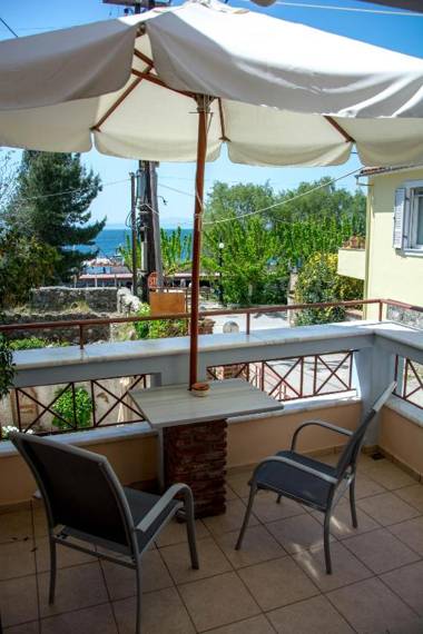 Koukounaries Apartments Limni