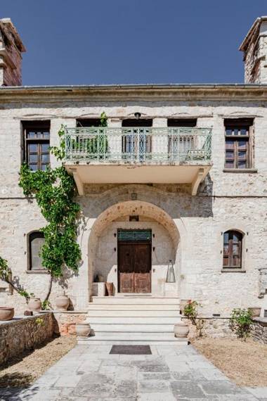 Paeonia Suites