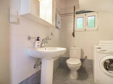 Modish Villa in Lefkogia Crete with Swimming Pool