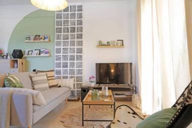 New-olivaholidayhomes - Boho Studio pool