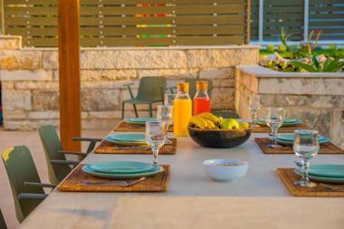 Estella Villa with Pool Children Area BBQ & Magnificent Views!