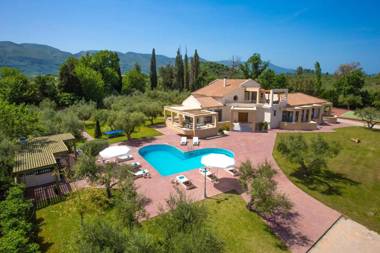 Astarte Villas - Istar Villa with Tennis Court