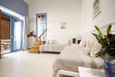 Captain's House Hotel Suites & Apartments