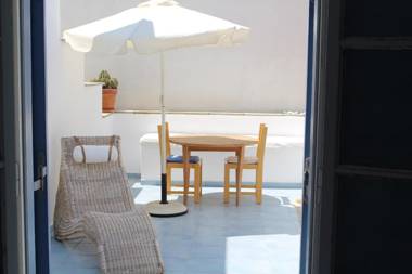 Innaxos studios Grotta area Naxos town