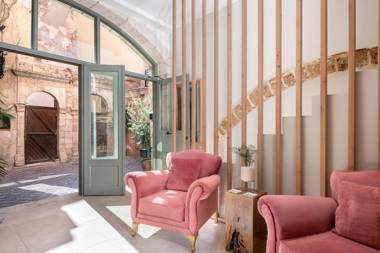 Viaggio Elegant Rooms