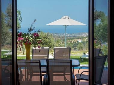 Amazing villa in Kyriana w/ 