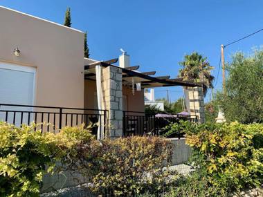 Beautiful modern luxuriously villa private swimming pool 8 p. NW coast Crete