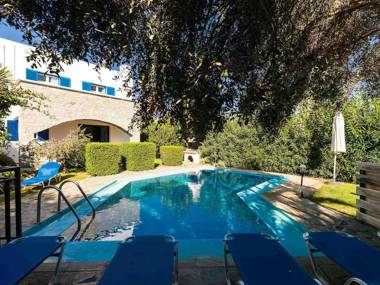 Villa near Beach with Swimming Pool Garden Terrace