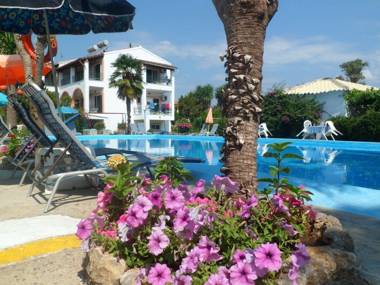 Angela Hotel & Apartments