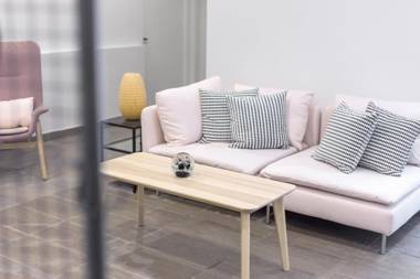 Local Hostel & Suites