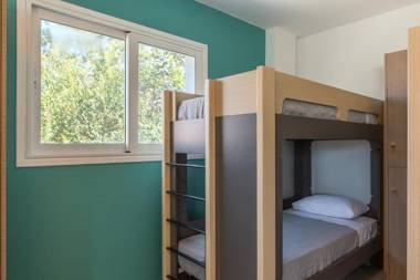 Local Hostel & Suites