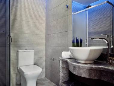 Savvas Luxury Suites