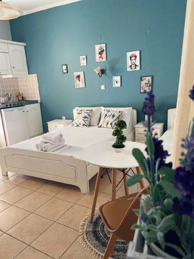 Filoxenia room with mountain view 