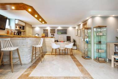 Sunny Villas Resort & Spa