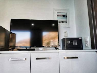 Sunrise Luxury Seaside Apartment