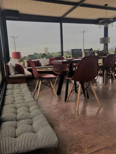 Villa Vravrona Tower & Suites