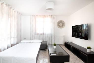 NS-George Apartments by the Airport