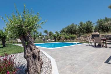 Villa Guinevere-with Private Pool