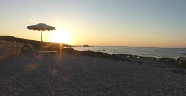 Alisahni Beachfront Villas