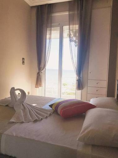 Goldie's Home by the sea